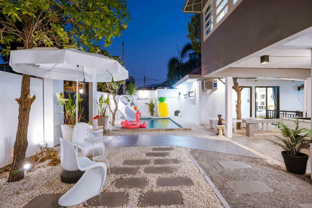 บ้าน Charming House